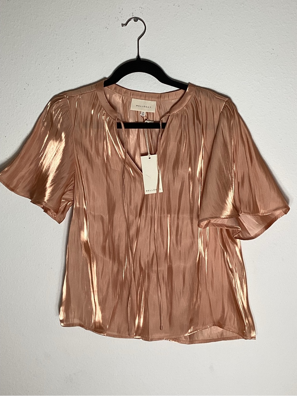 MELLODAY Metallic Rose Gold Short Sleeve Blouse size S NWT